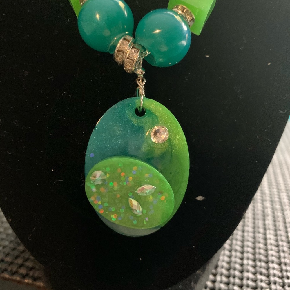 Handcrafted necklace - Picture 2 of 2